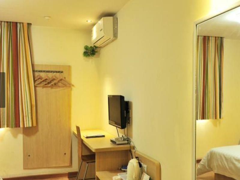 7 Days Inn Chengdu East Railway Station West Squar ภายนอก รูปภาพ