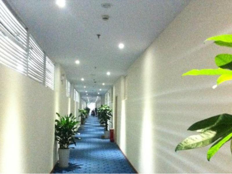 7 Days Inn Chengdu East Railway Station West Squar ภายนอก รูปภาพ